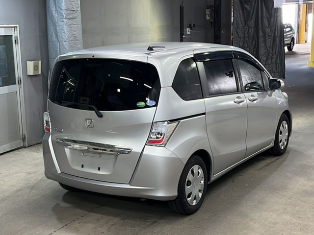 HONDA FREED 2013