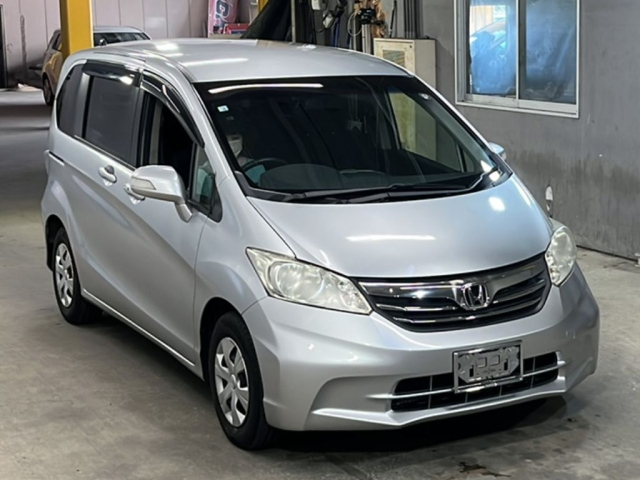 HONDA FREED 2012