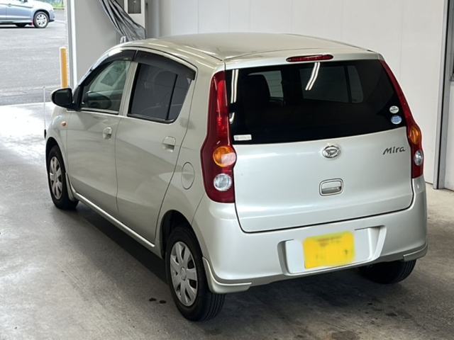DAIHATSU MIRA 2010