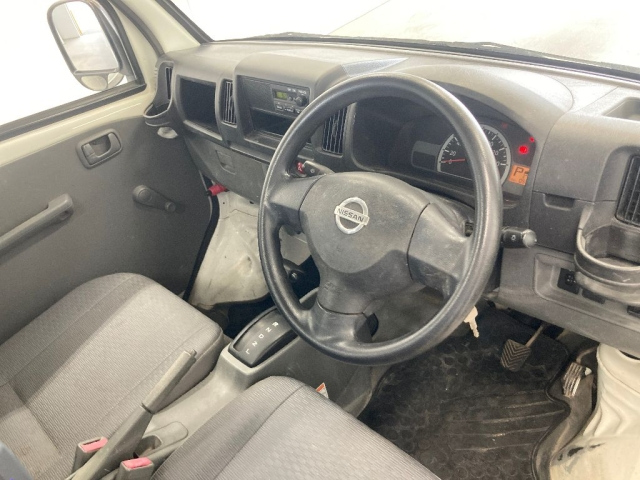 NISSAN CLIPPER TRUCK 2013