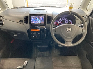 NISSAN ROOX 2011