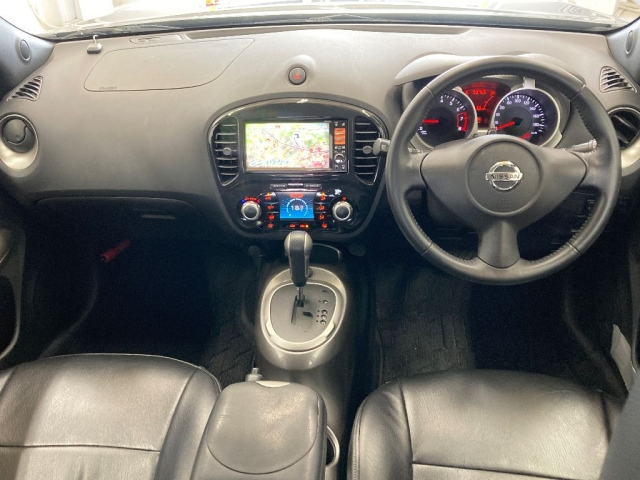 NISSAN JUKE 2011