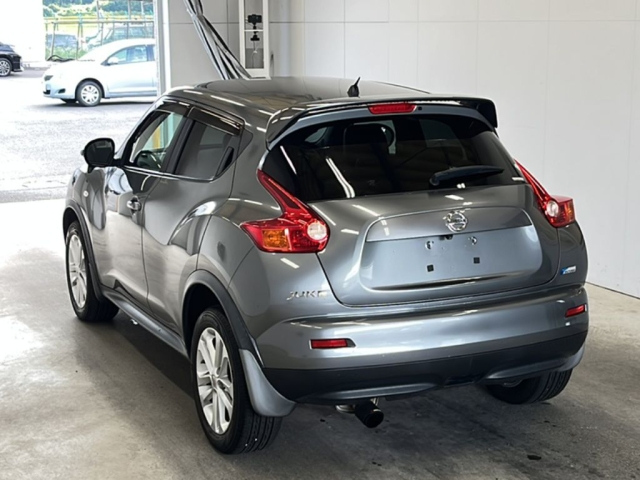 NISSAN JUKE 2011