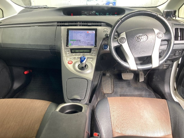 TOYOTA PRIUS 2014