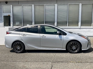 TOYOTA PRIUS 2016