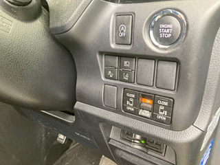 TOYOTA NOAH 2017