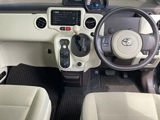 TOYOTA PORTE 2012