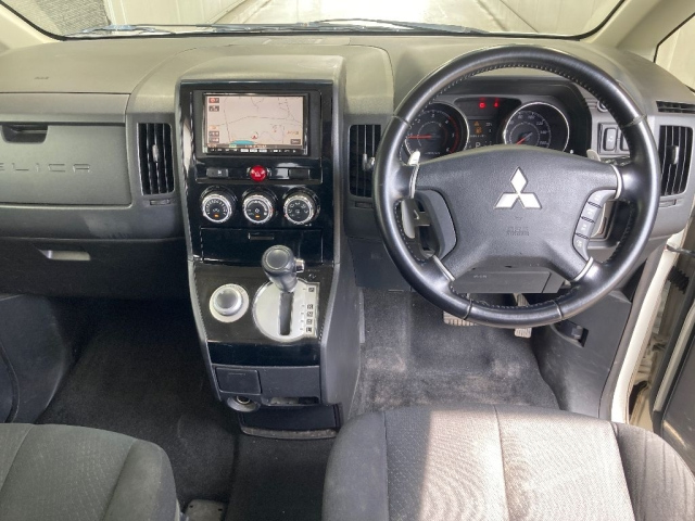 MITSUBISHI DELICA D5 2014
