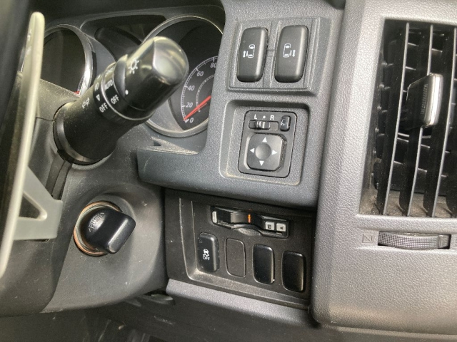 MITSUBISHI DELICA D5 2014