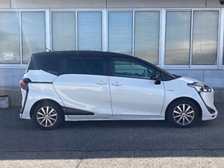 TOYOTA SIENTA 2019