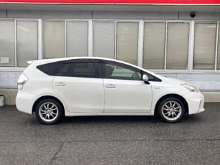 TOYOTA PRIUS ALPHA 2014