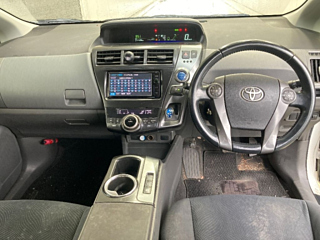 TOYOTA PRIUS ALPHA 2014