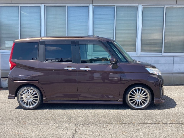 TOYOTA ROOMY 2017