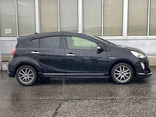 TOYOTA AQUA 2016