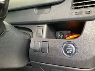 TOYOTA NOAH 2010
