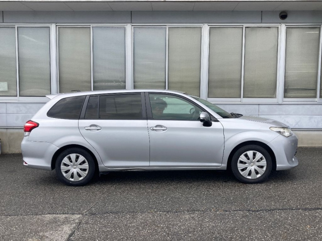 TOYOTA COROLLA FIELDER 2017