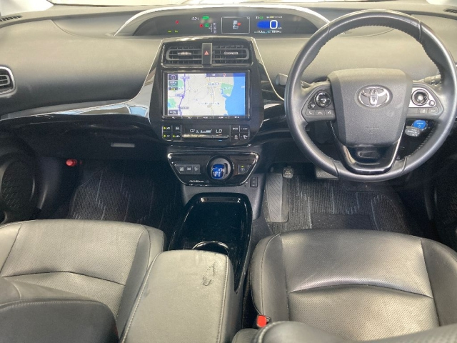 TOYOTA PRIUS 2018