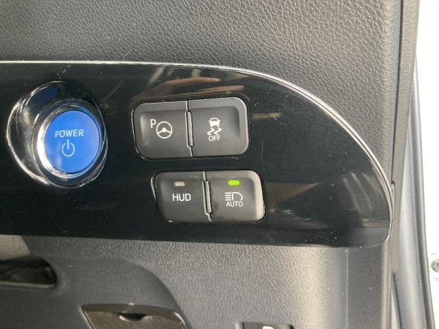 TOYOTA PRIUS 2018
