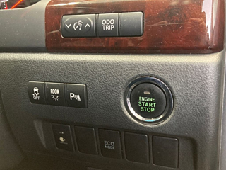 TOYOTA VELLFIRE 2011