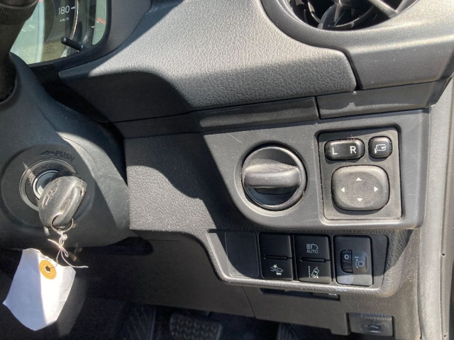 TOYOTA COROLLA FIELDER 2016