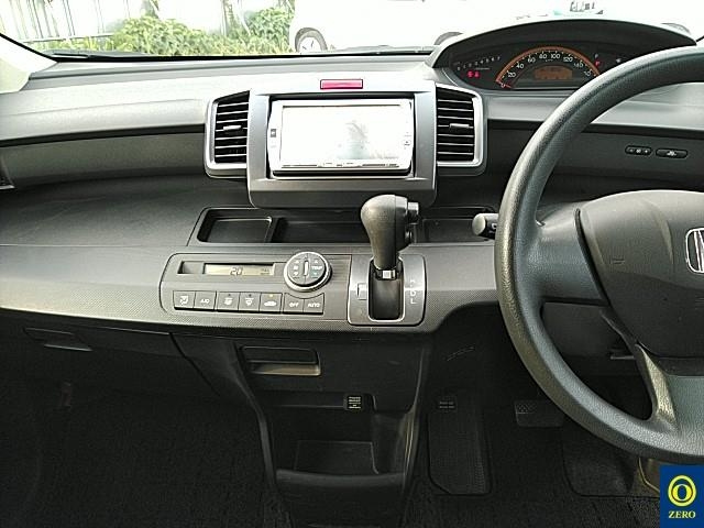 HONDA FREED 2009
