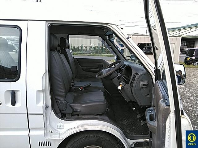 MAZDA BONGO VAN 2010