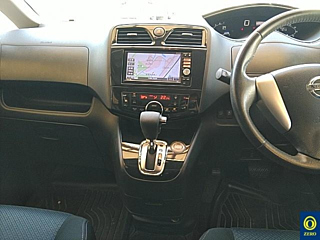 NISSAN SERENA 2013