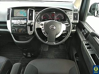 NISSAN SERENA 2009