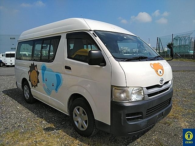 TOYOTA HIACE 2009