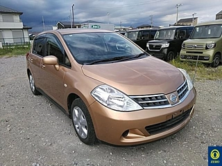 NISSAN TIIDA 2010