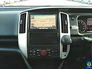 NISSAN SERENA 2010