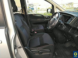 NISSAN SERENA 2010