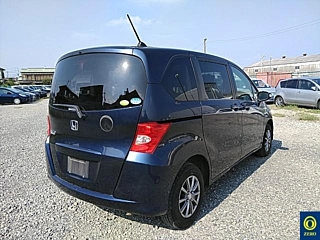 HONDA FREED 2009