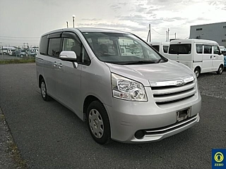 TOYOTA NOAH 2008