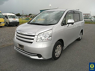 TOYOTA NOAH 2008