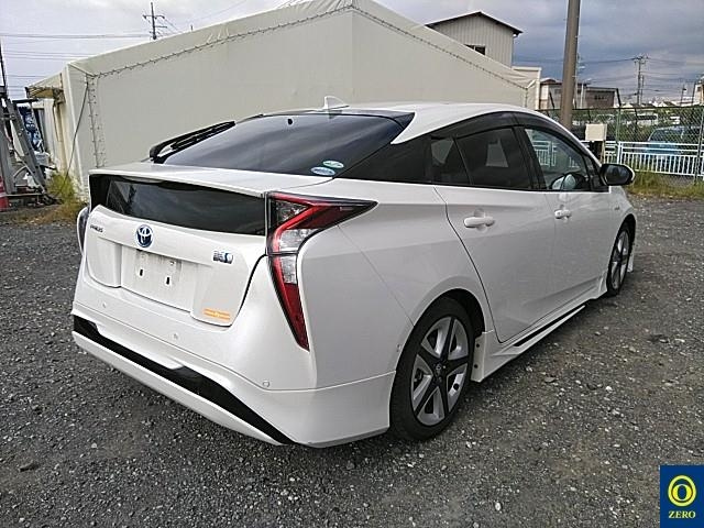 TOYOTA PRIUS 2018
