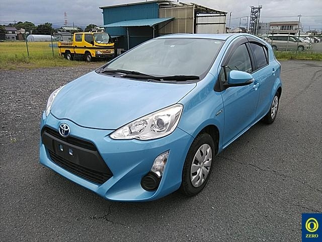 TOYOTA AQUA 2016
