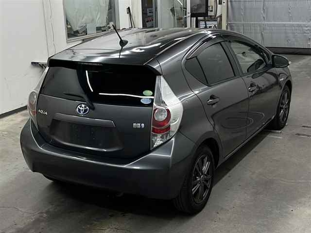 TOYOTA AQUA 2012