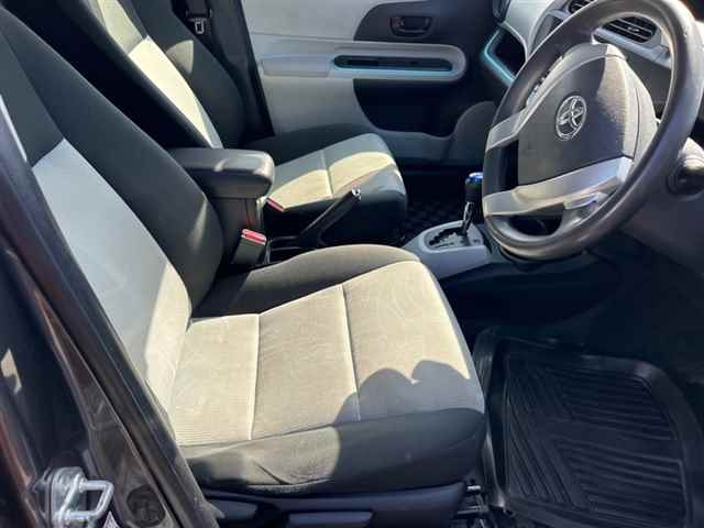 TOYOTA AQUA 2012