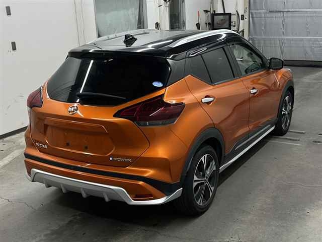 NISSAN KIX 2022