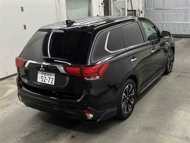 MITSUBISHI OUTLANDER PHEV 2015