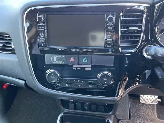 MITSUBISHI OUTLANDER PHEV 2015