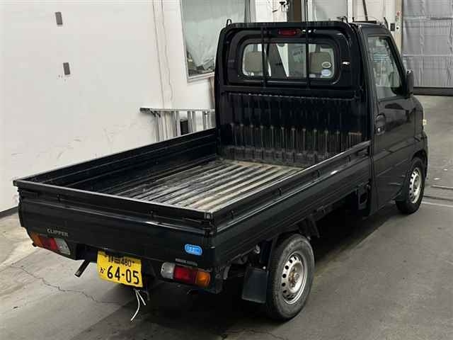 NISSAN CLIPPER TRUCK 2010