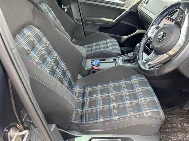 VOLKSWAGEN GOLF 2017