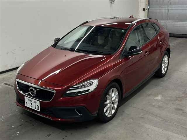 VOLVO V40 2017