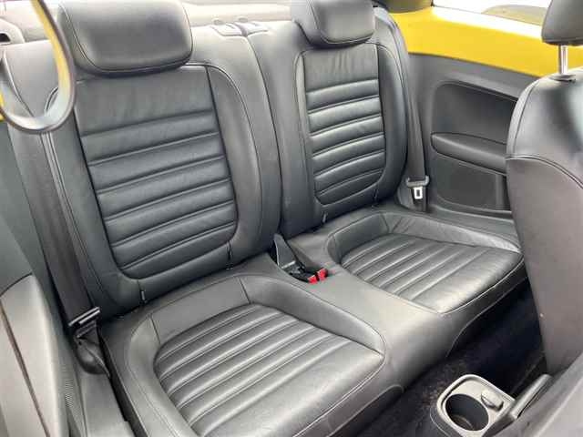 VOLKSWAGEN THE BEETLE 2012