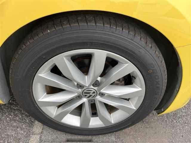 VOLKSWAGEN THE BEETLE 2012