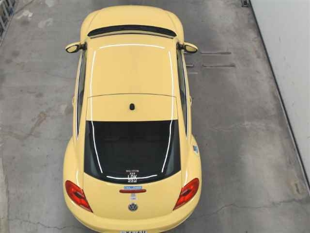 VOLKSWAGEN THE BEETLE 2012