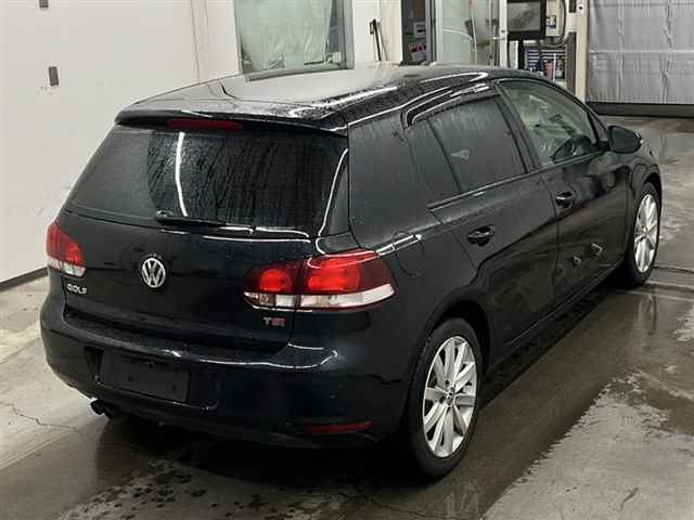 VOLKSWAGEN GOLF 2010