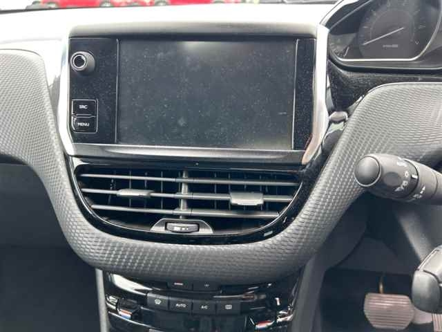 PEUGEOT 208 2016